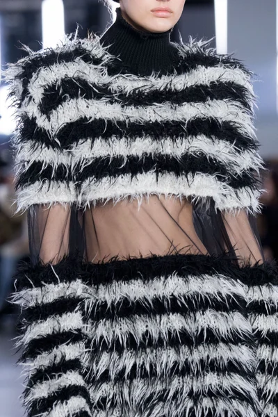 Look 43